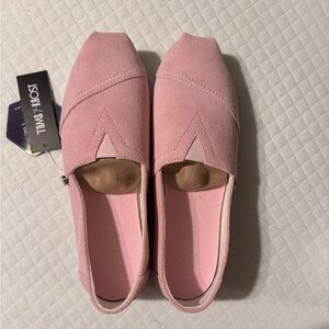 NWT TOMS Shoes